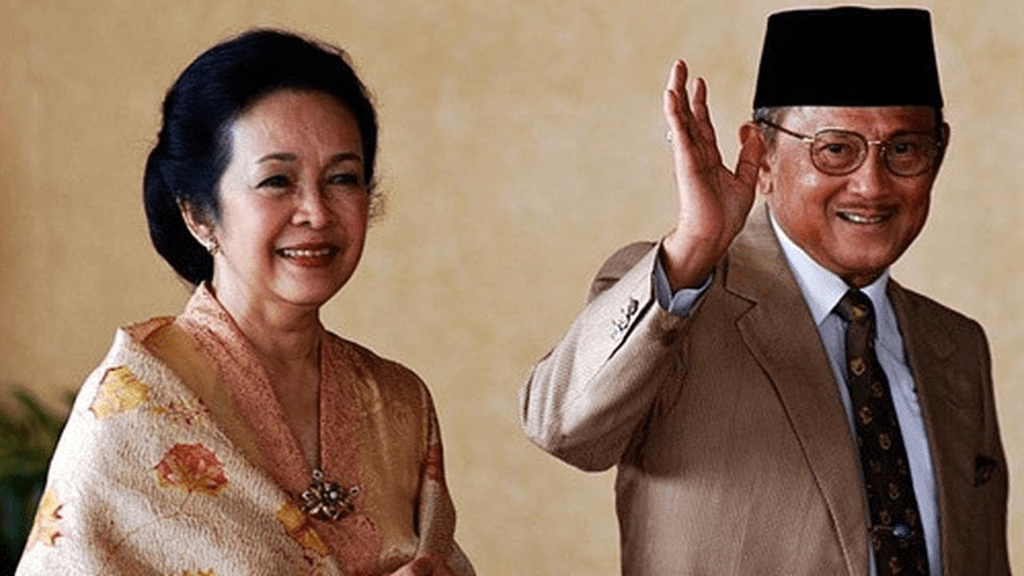 foto BJ Habibie dan Ainun