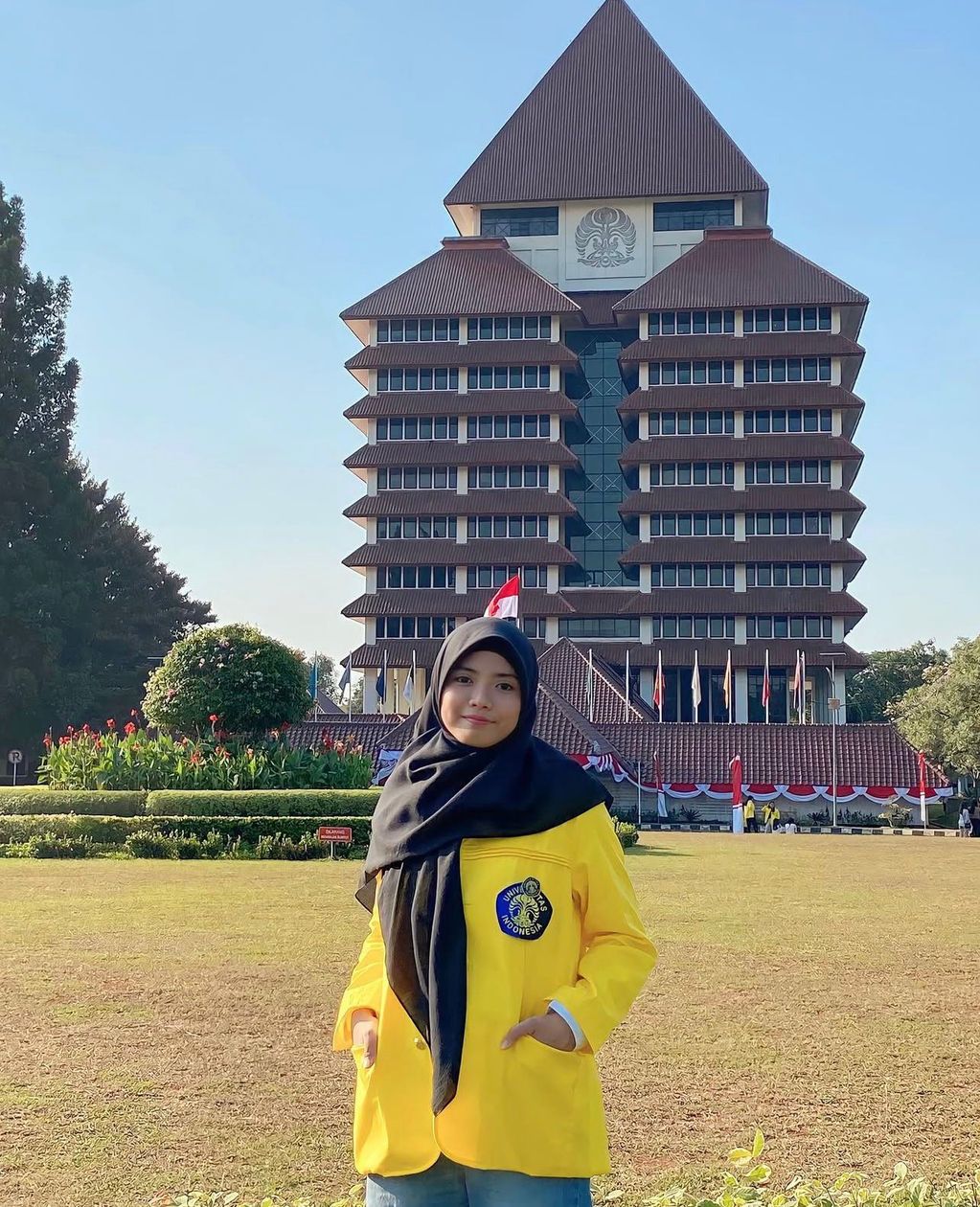 Nasywaa mahasiswi Statistika UI