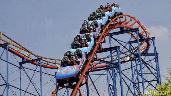 contoh cerita liburan ke dufan