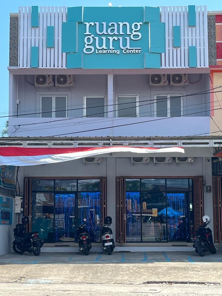 Padang bagian depan