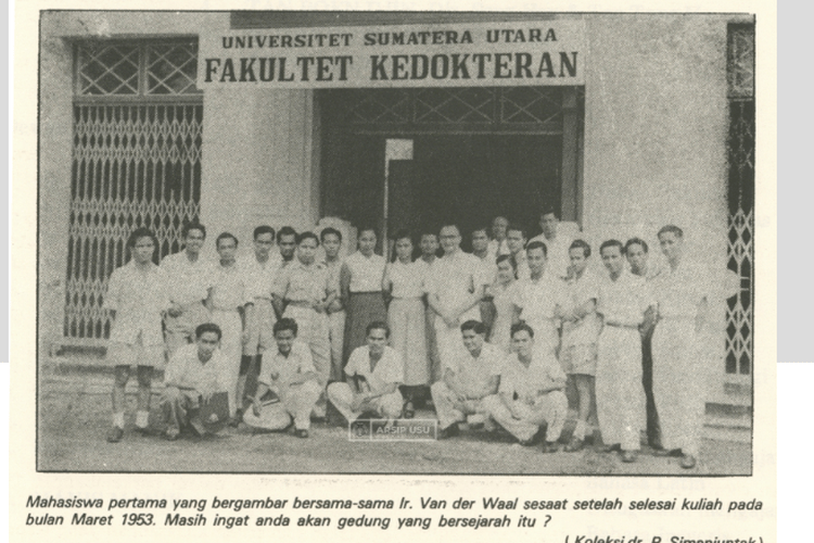 Foto angkatan pertama Fakultas Kedokteran Universitet Sumatera Utara