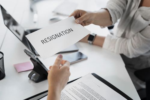 Surat resign bahasa Inggris