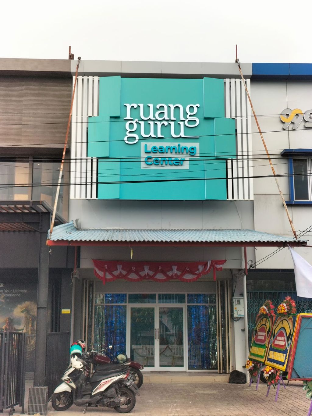 Padang bagian depan