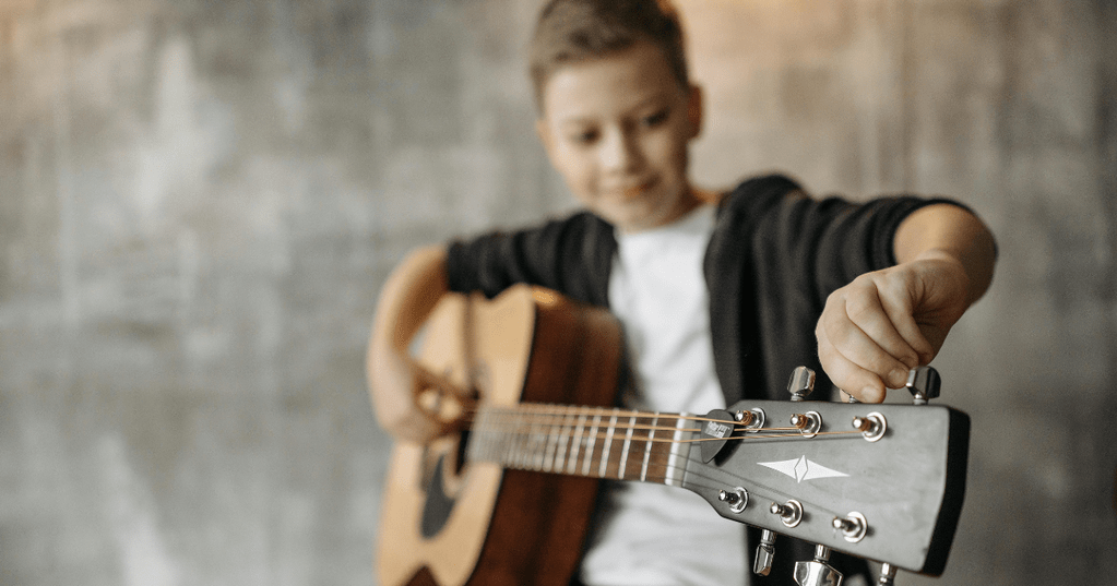 bakat khusus bermain gitar