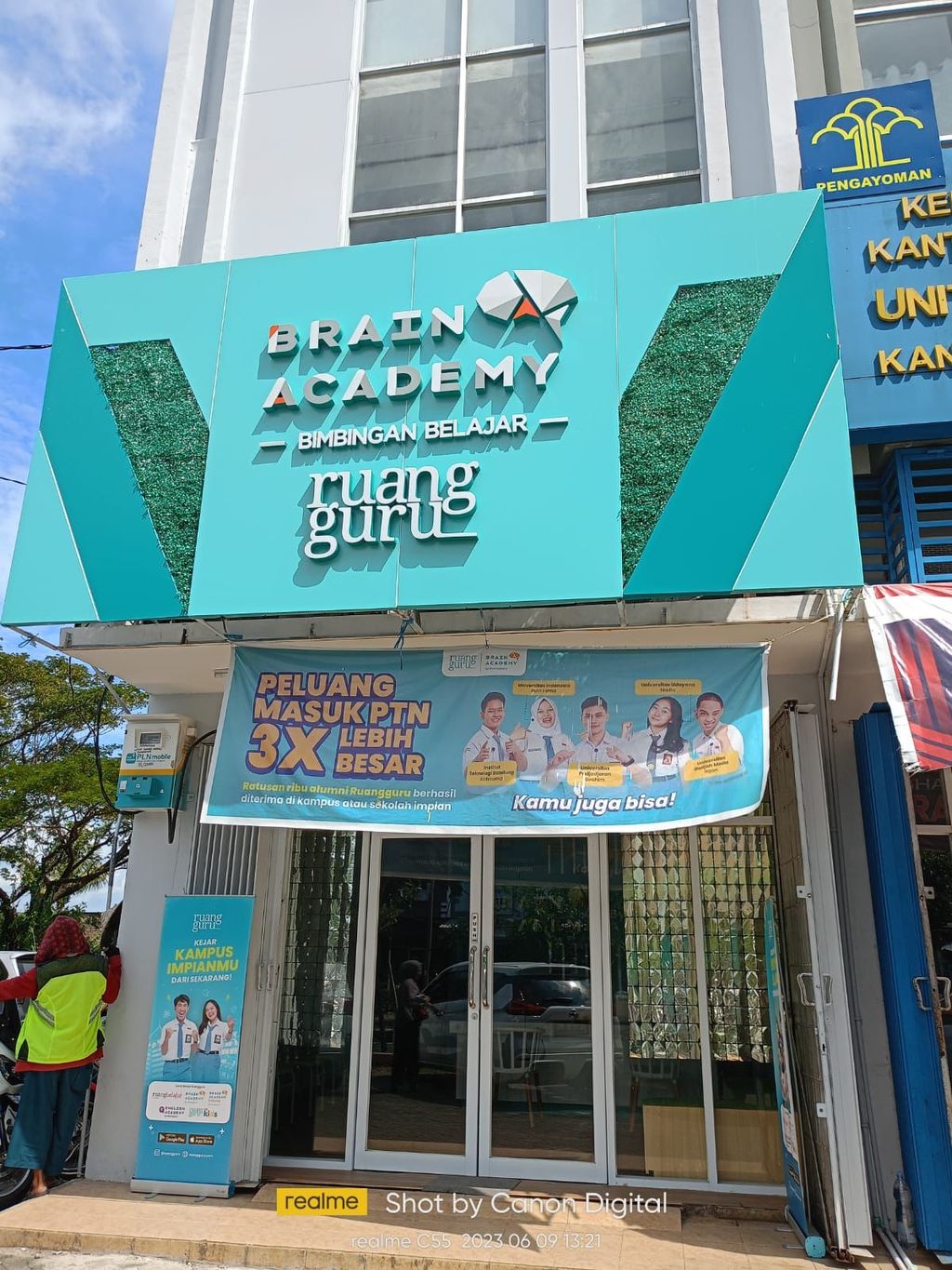 Gowa bagian depan